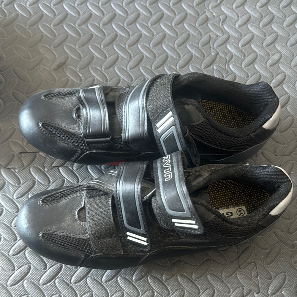 Black Athletic Cycling Shoes with Velcro Straps and Aerodynamic Design